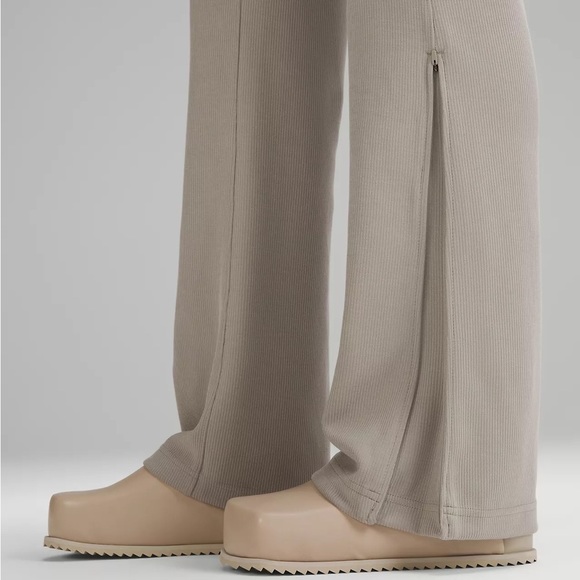 NWT Lululemon Brushed Softstreme Ribbed Zip Flared Pant 32.5" size 14 RVSN - Picture 3 of 7